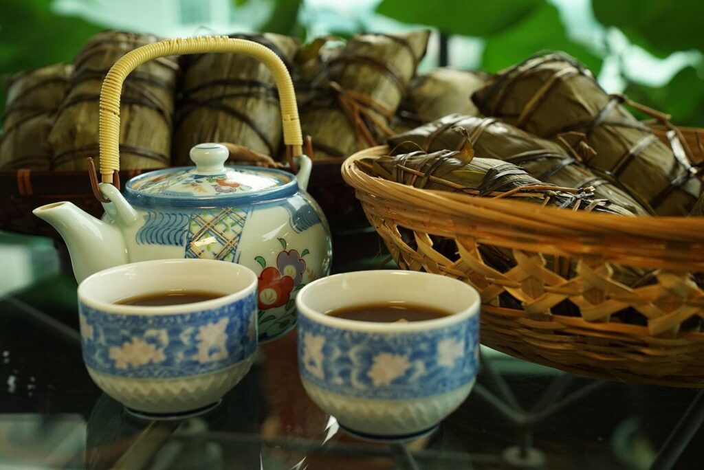 zongzi, sticky rice dumpling, tea-6347805.jpg